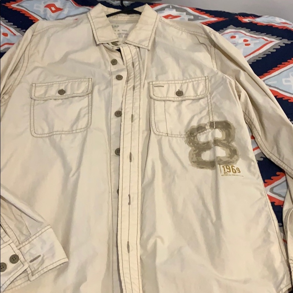Gap shirt